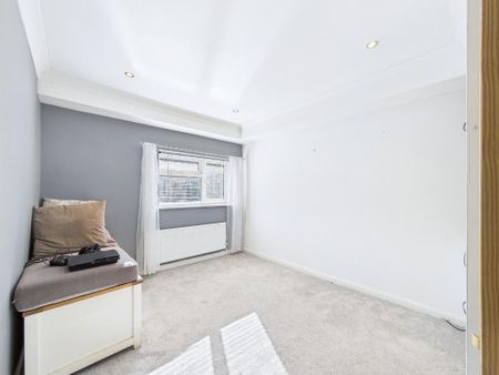 3 bedroom end of terrace house to rent - Photo 3