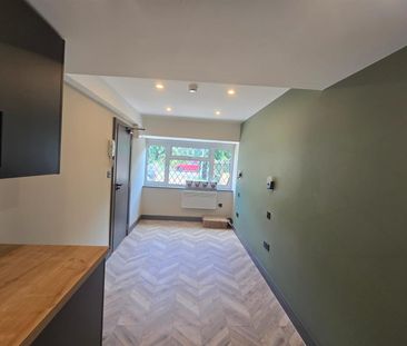 London Road, Ewell KT17 - Photo 1