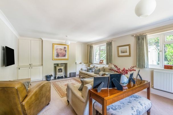 4 bedroom detached house to rent - Photo 1