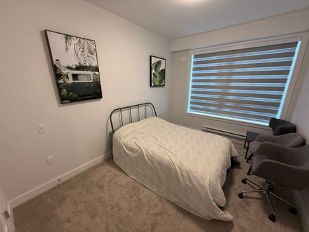 Modern Penthouse in Surrey - Photo 3