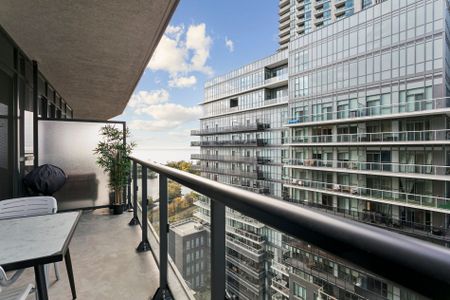 For Lease - 39 Annie Craig Drive Unit# 1402, Toronto, Ontario - Photo 3