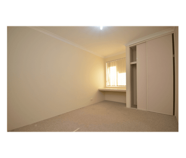 Spacious Aircon Room! Next to Curtin Uni. - Photo 4