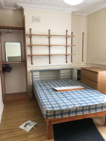 3 bedroom end of terrace house to rent - Photo 4