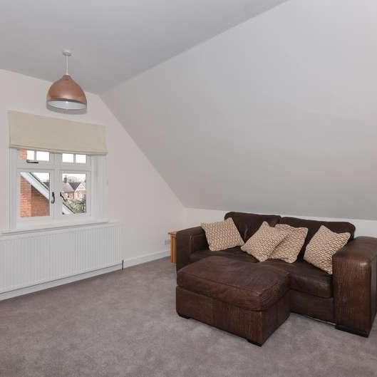 Portmore Park Road, Weybridge, Surrey, KT13 - Photo 1