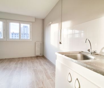 Grand studio de 35 m² refait à neuf avec belle pièce à vivre - Photo 4