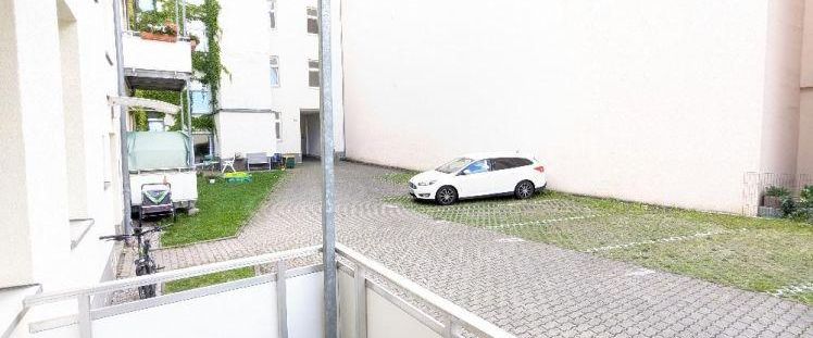 frisch renovierte 1-Raum Wohnung mit Balkon - Photo 1