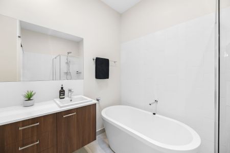 37 Kersley Road, Kenmore QLD 4069 - House For Rent - $950 | Domain - Photo 2