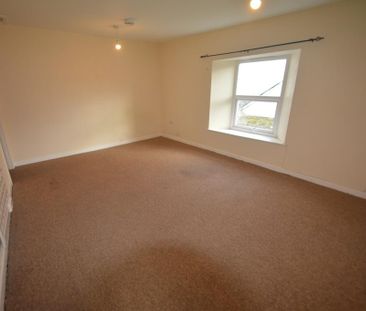 Flat to rent - Photo 2