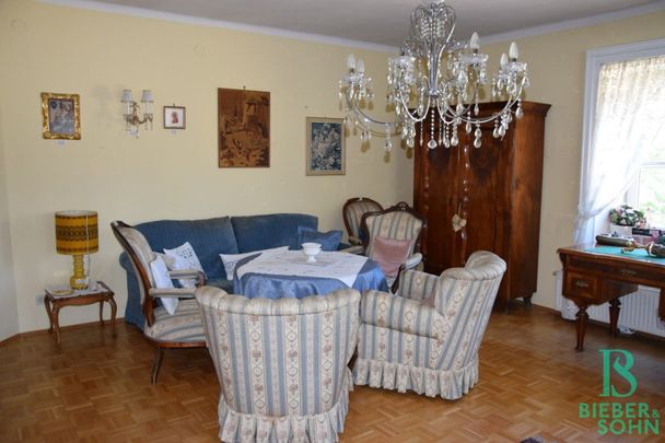 Außergewöhnliche, großzügige Wohnung im Zentrum mit Sonnenterrasse und 2 Parkplätzen - Foto 1