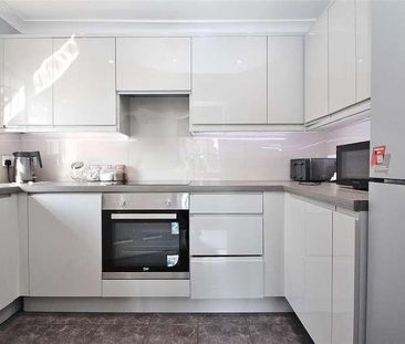 Knaphill, Woking, GU21 - Photo 6