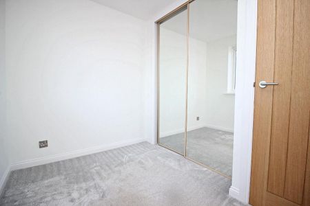 4 bedroom detached house to rent - Photo 4