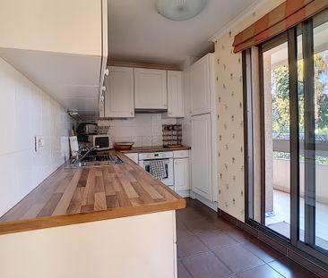 Location Appartement 2 pièces 49m² JUAN LES PINS 06160 - Photo 4