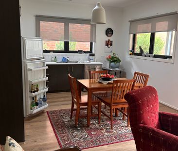 Clifton Springs - Photo 2