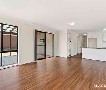 Perfect Family Home Near Kippax! - Photo 3