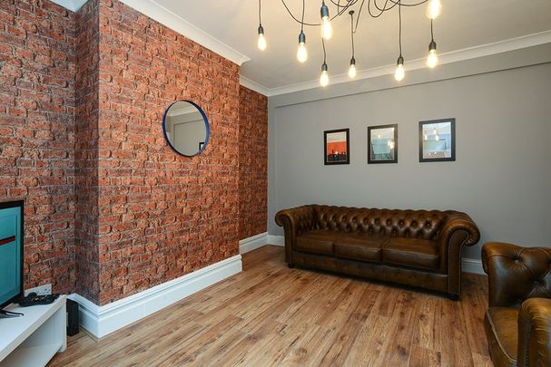 5 Bed Semi-Detached House, City Road, NG7 - Photo 1