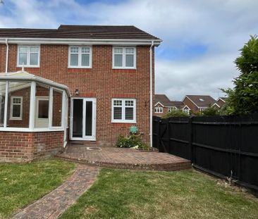 3 bedroom end of terrace house to rent - Photo 5