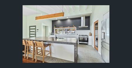 Modern Living & Ultimate Entertaining in a Leafy Retreat - Photo 3