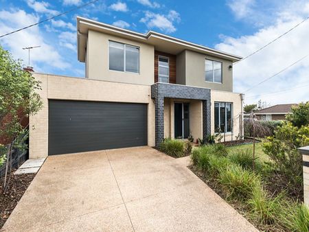 11 Pine Crescent, Aspendale - Photo 2