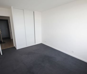 Location Appartement 3 pièces 72m² LILLE 59000 - Photo 2
