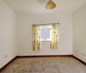 3 bedroom flat to rent - Photo 5