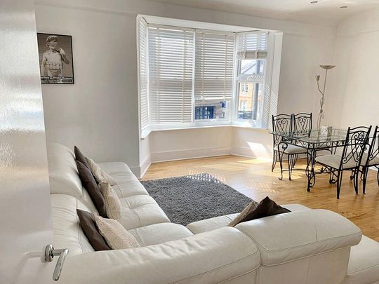 2 bedroom flat to rent - Photo 1