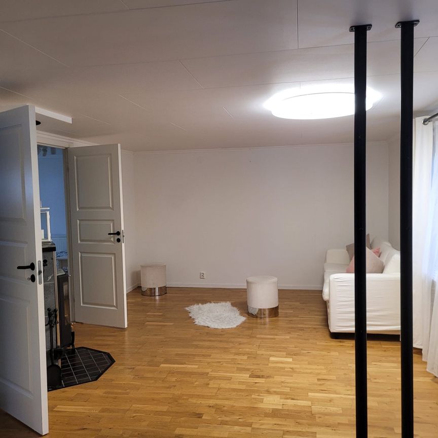 Isbjörnsvägen, Södertälje - Photo 1