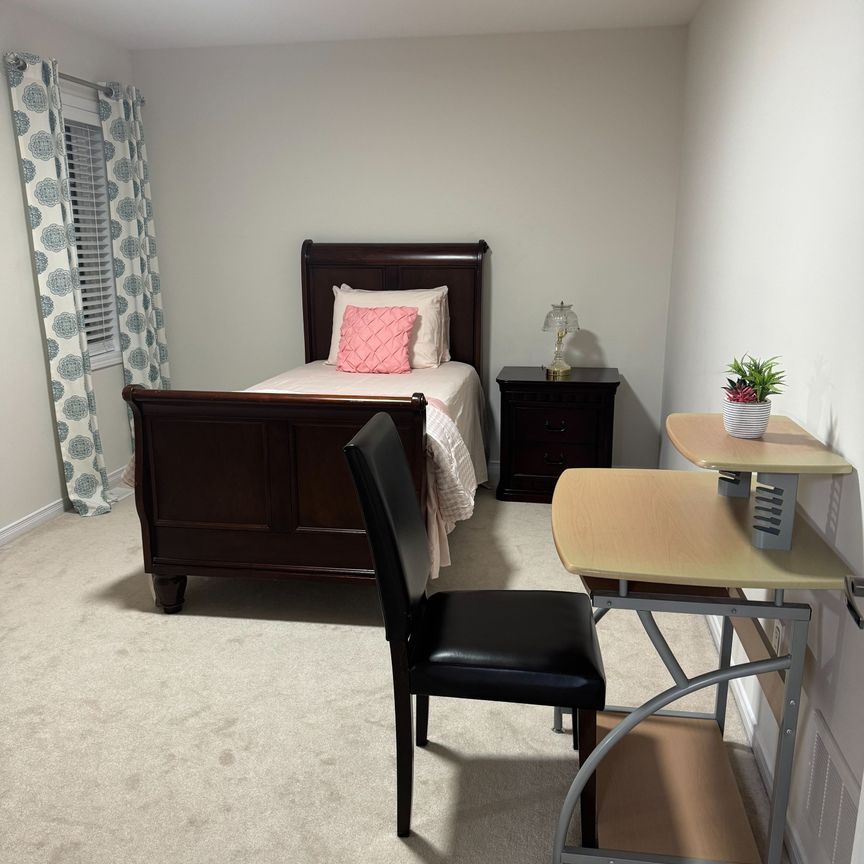 For Lease - 30 Iguana Trail Unit# Room, Brampton, Ontario - Photo 1