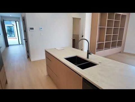 Milford, 5 bedrooms - Photo 2