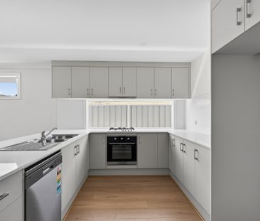 Open the door to contemporary comfort - Photo 1