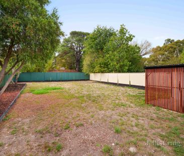 311 Larter Street, Canadian - Photo 3