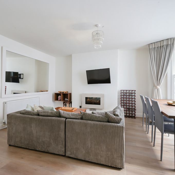 Comeragh Road, W14, London - Photo 1