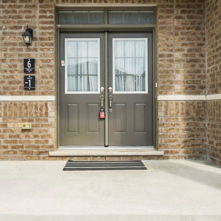 For Lease - 6 Bannister Road Unit# Upper, Barrie, Ontario - Photo 1