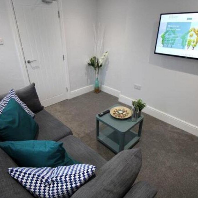 1 bedroom in a house share to rent - Photo 1