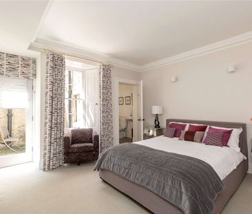 A truly stunning main door lower ground floor furnished two bedroom... - Photo 3