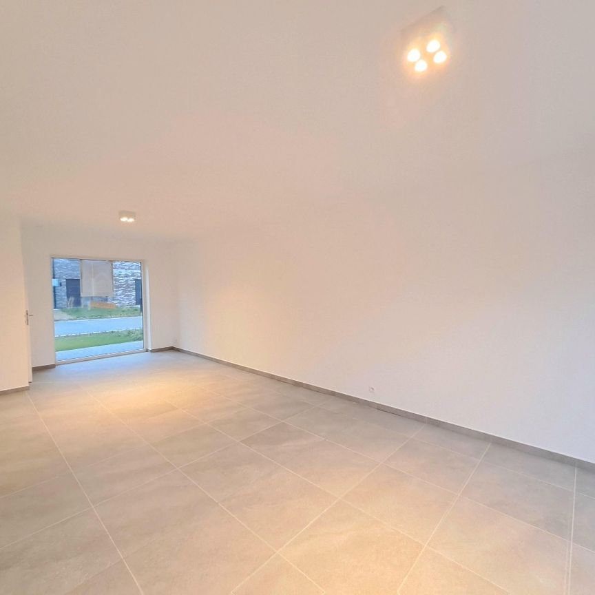 Uiterst energiezuinige nieuwbouwwoning in een rustige buurt - Photo 1