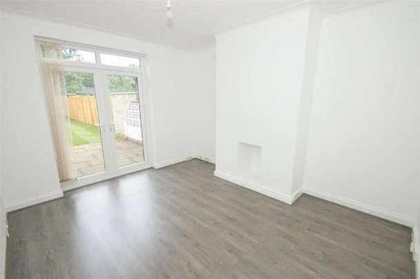 Allerton Grange Avenue, Leeds, LS17 - Photo 1