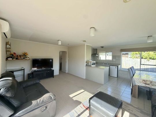 Homely Heaphy Living - Photo 1