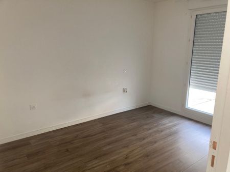 Location Appartement 2 pièces 39m² FLEURY SUR ORNE 14123 - Photo 4