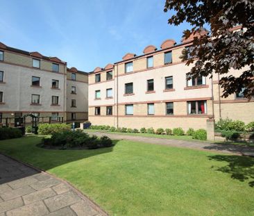 2 bed flat for rent in Polwarth - Photo 4