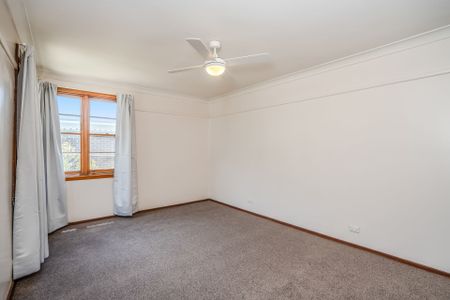 69 Stradbroke Street, Deakin ACT 2600 - House For Rent | Domain - Photo 2