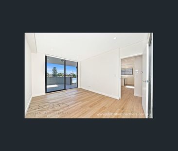 Modern Two Bedroom Apartment - Photo 1