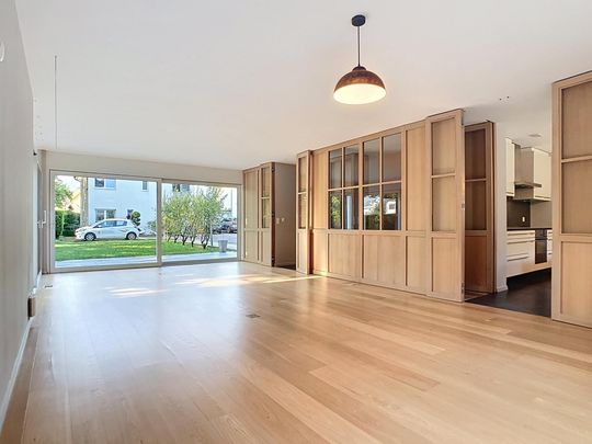 Semi-detached villa by the garages - Photo 1