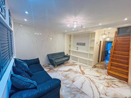 5 bedroom terraced house to rent - Photo 3