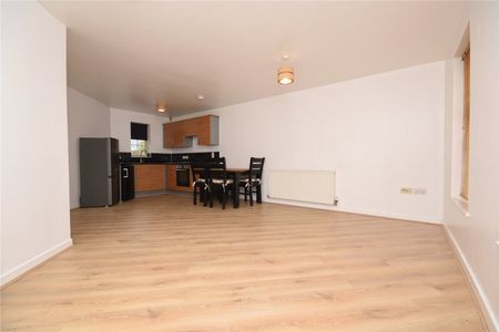15, Raynville Way, Leeds, West Yorkshire, LS12 2JZ - Photo 2
