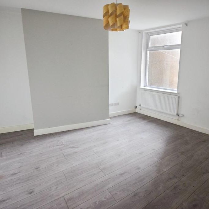 4 bedroom terraced house to rent - Photo 1