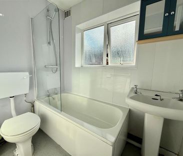 3 bedroom flat to rent - Photo 5