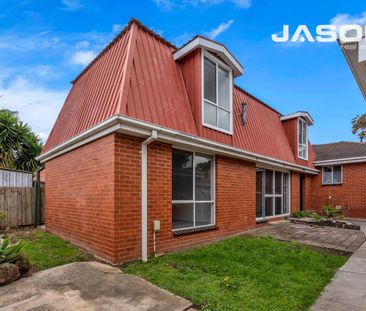 Great for Airport Commuters! - Photo 1