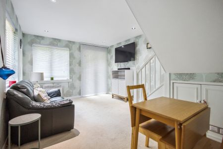 Dunbar Court - Photo 3