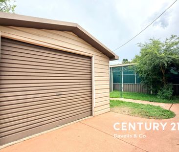 Spacious Modern Living with Outdoor Entertainer's Spaces! - Photo 5