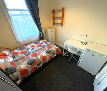 1 bedroom in a house share to rent - Photo 6